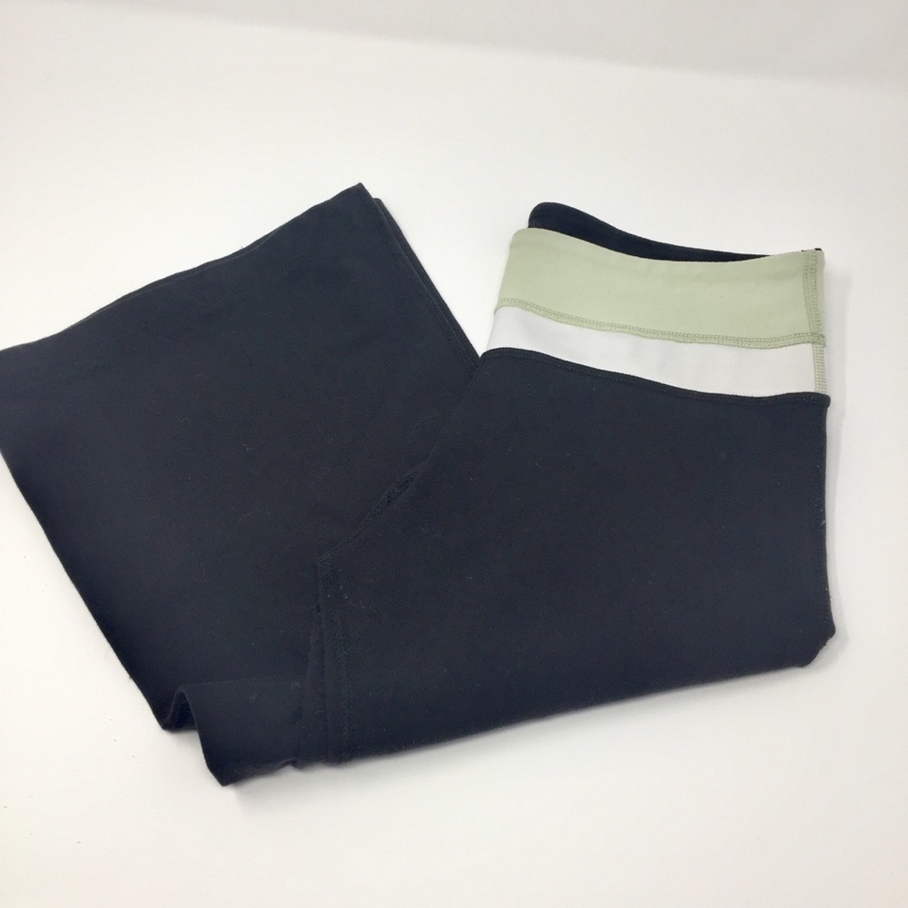 Lululemon Flared Black/lt green Yoga Pants 4
